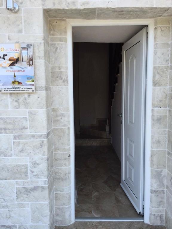 Eva Rooms Makrýgialos Екстериор снимка