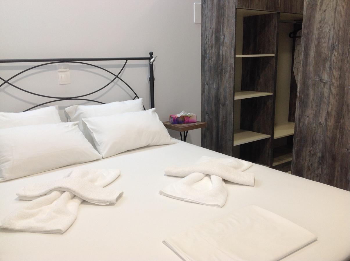 Eva Rooms Makrýgialos Екстериор снимка