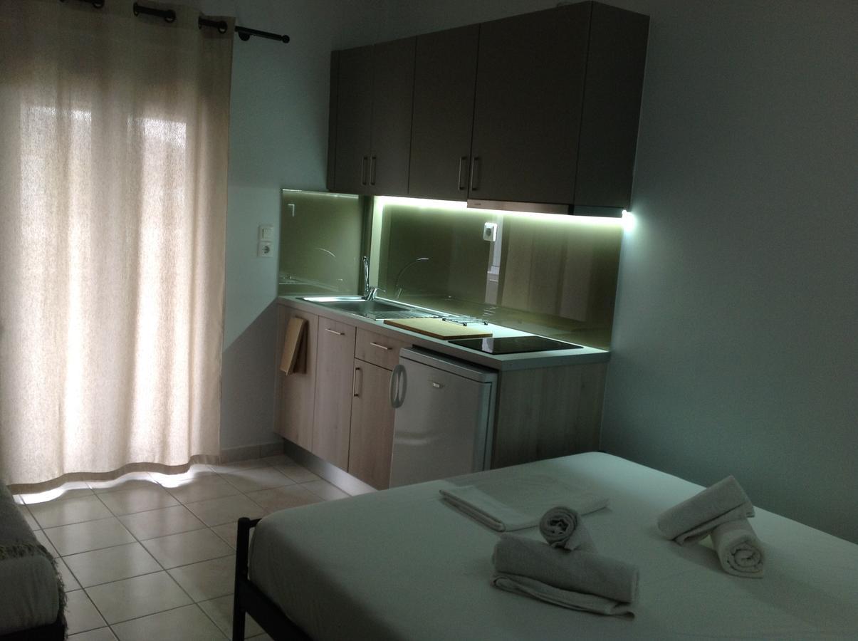 Eva Rooms Makrýgialos Екстериор снимка