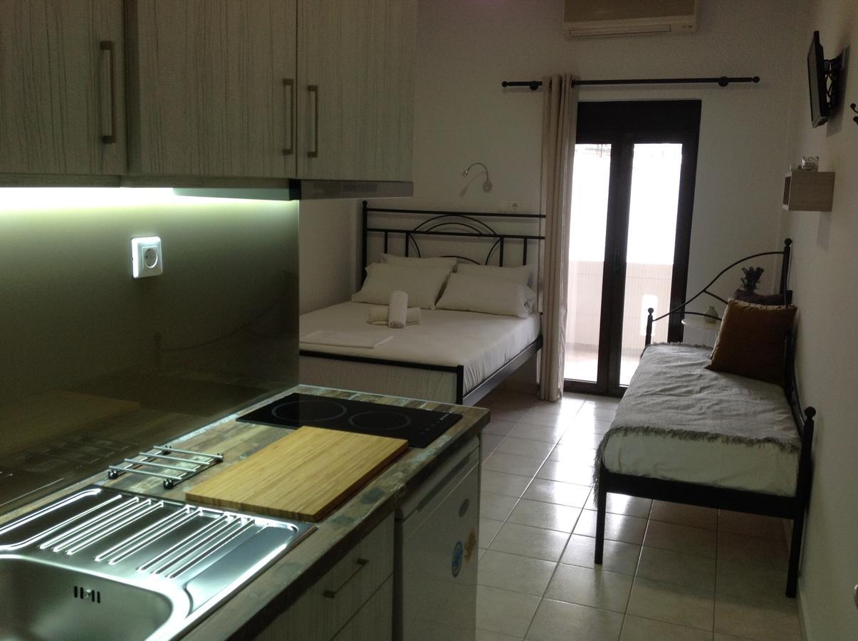 Eva Rooms Makrýgialos Екстериор снимка