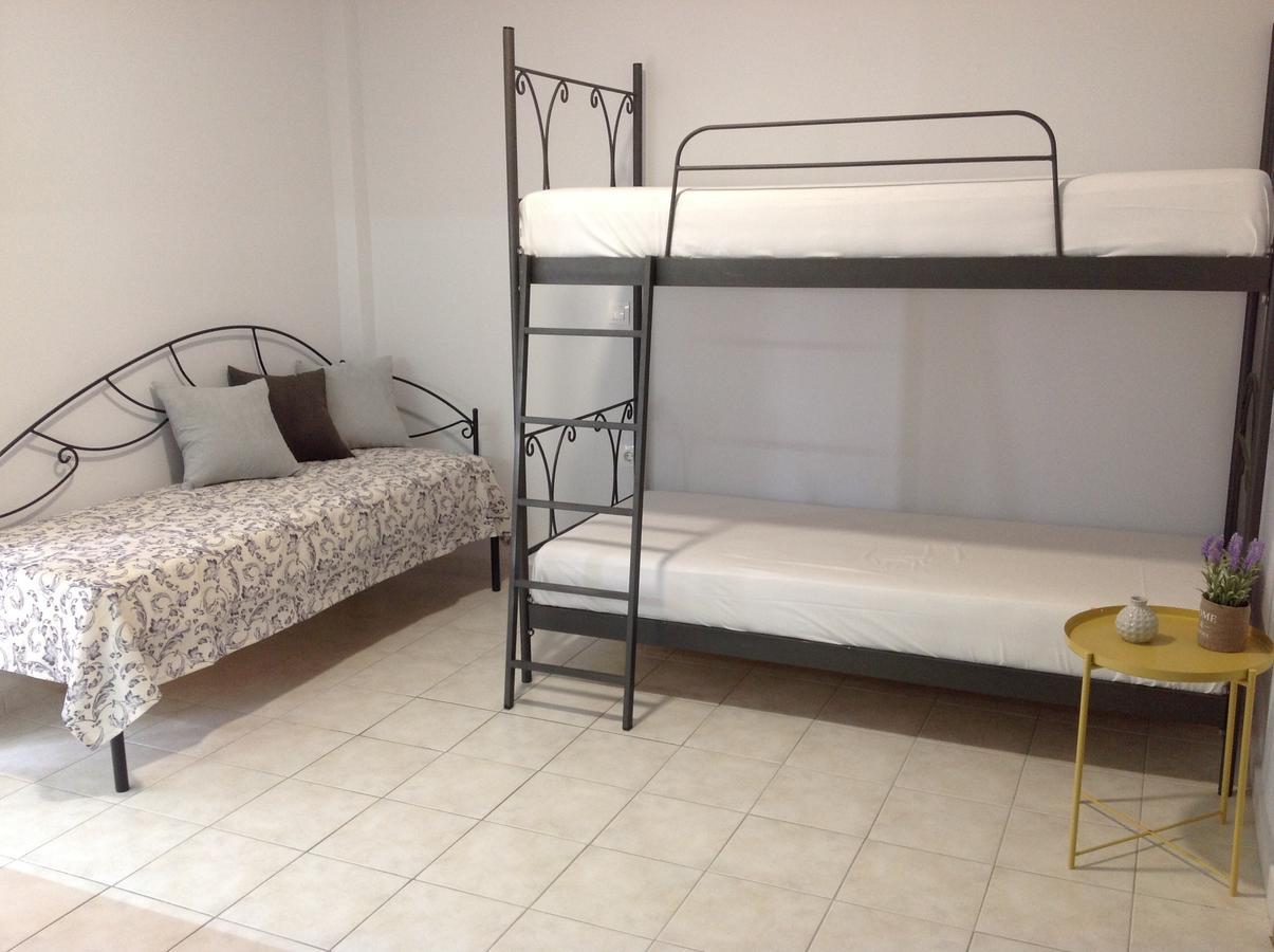 Eva Rooms Makrýgialos Екстериор снимка