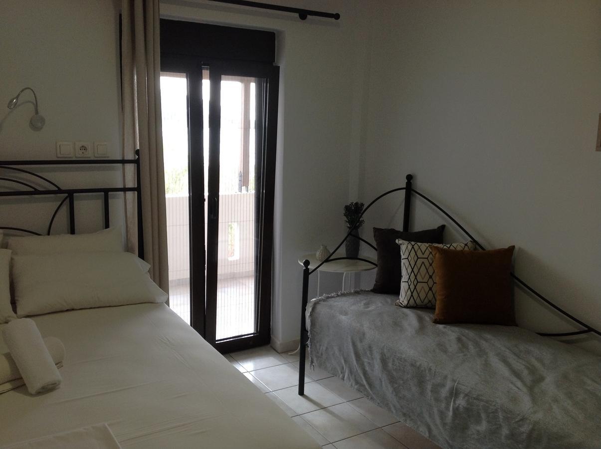Eva Rooms Makrýgialos Екстериор снимка